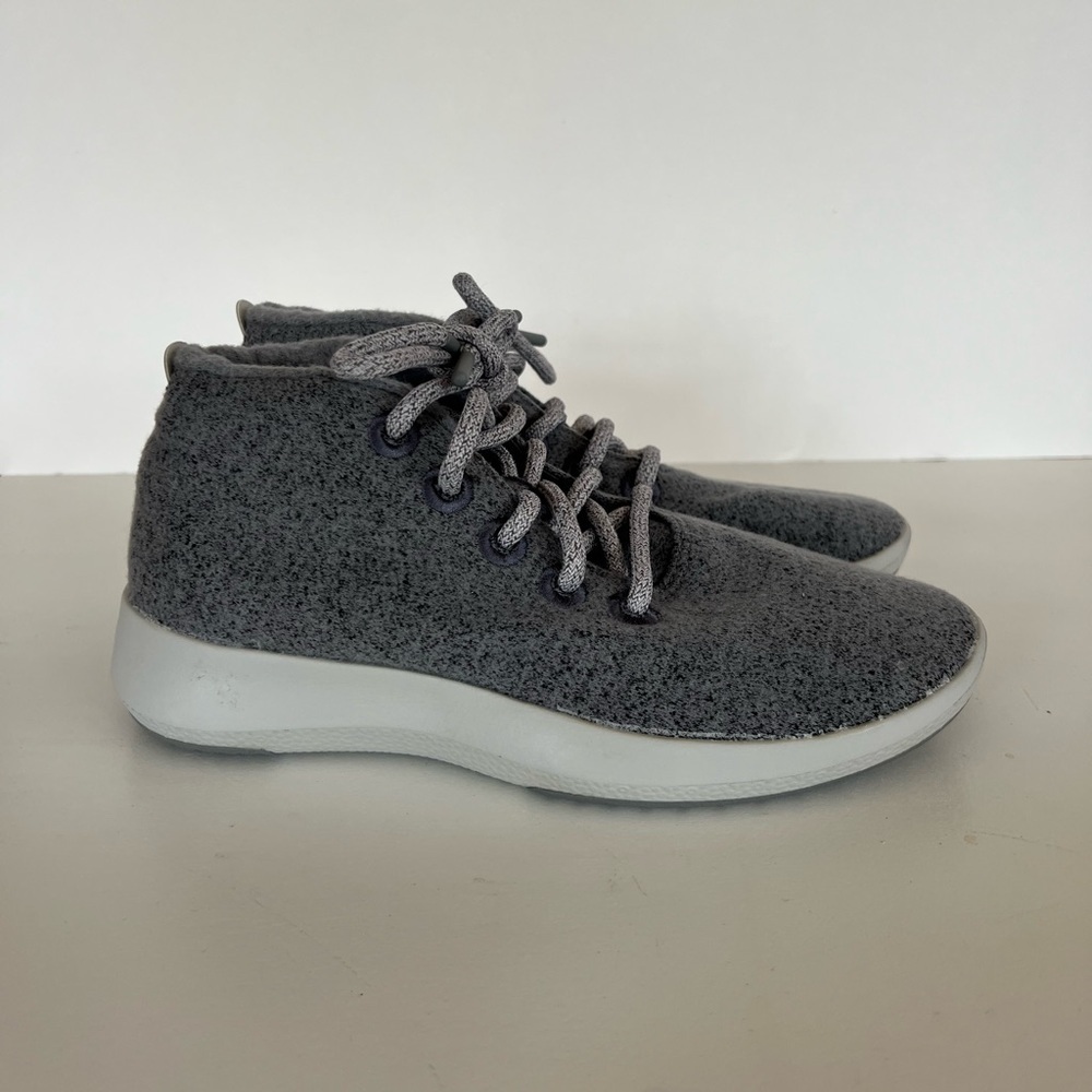 Allbirds Women's Wool Runner-up Gray with Two-Toned sole, size 8
